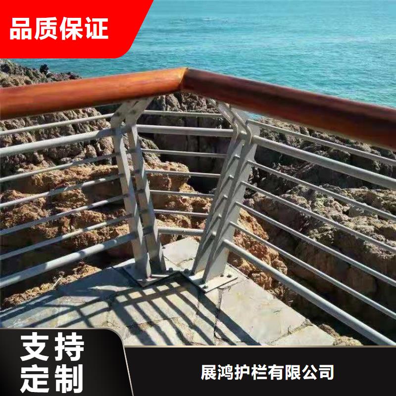 高铁站防撞护栏造型别致