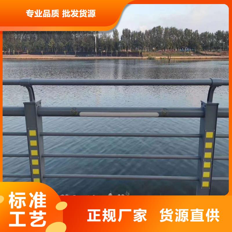 高铁站防撞护栏造型别致