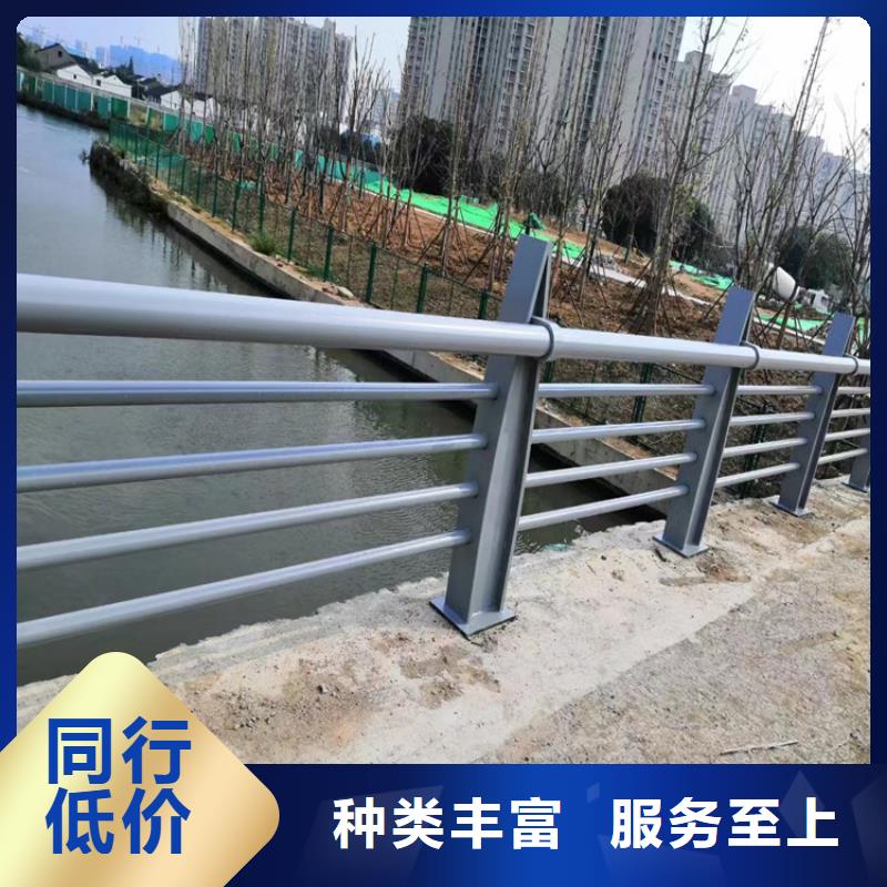 灯光防撞护栏上门施工