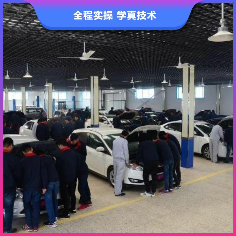 汽车维修虎振挖掘机学校师资力量强