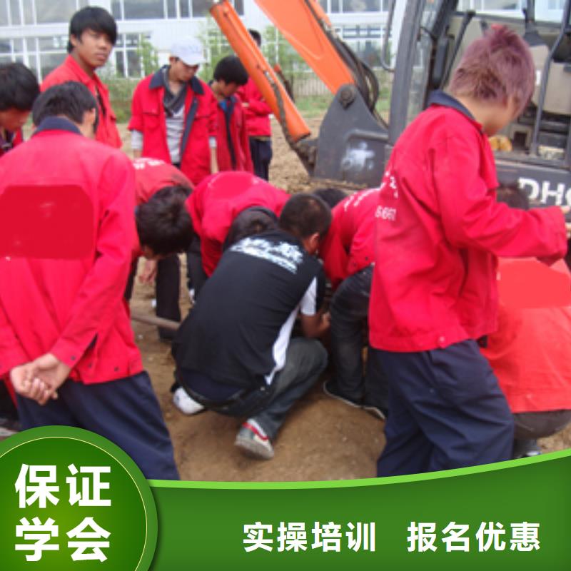 挖掘机操作虎振汽修学校招生电话师资力量强