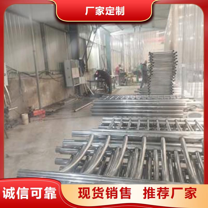 【不锈钢复合管防撞护栏_防撞立柱货源直销】