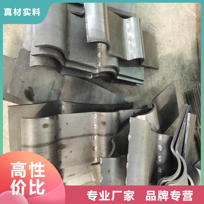 【防撞护栏国道抗冲击围栏工艺精细质保长久】