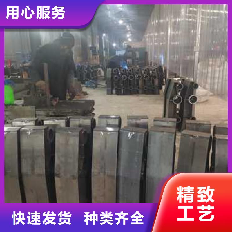 护栏国道抗冲击围栏工厂自营