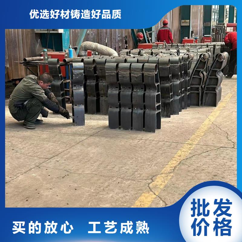 护栏镀锌波形护栏专业的生产厂家