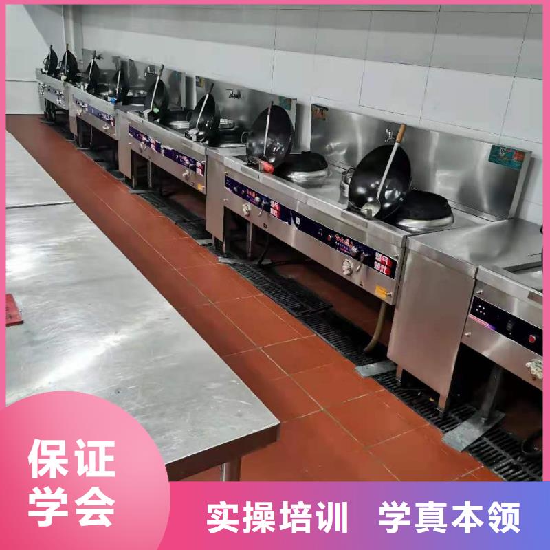 烹饪培训学校钩机学校就业不担心