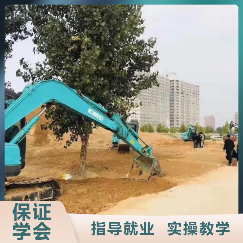 挖掘机培训学校【汽修班】校企共建
