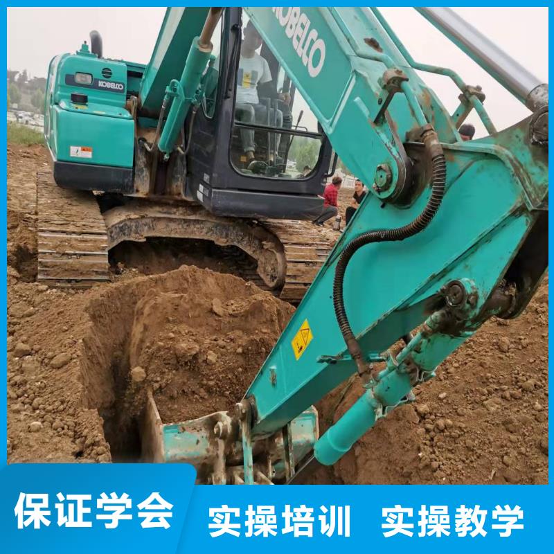 挖掘机技校【汽修学校】实操教学