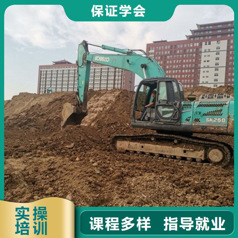 挖掘机技校-塔吊教学校企共建