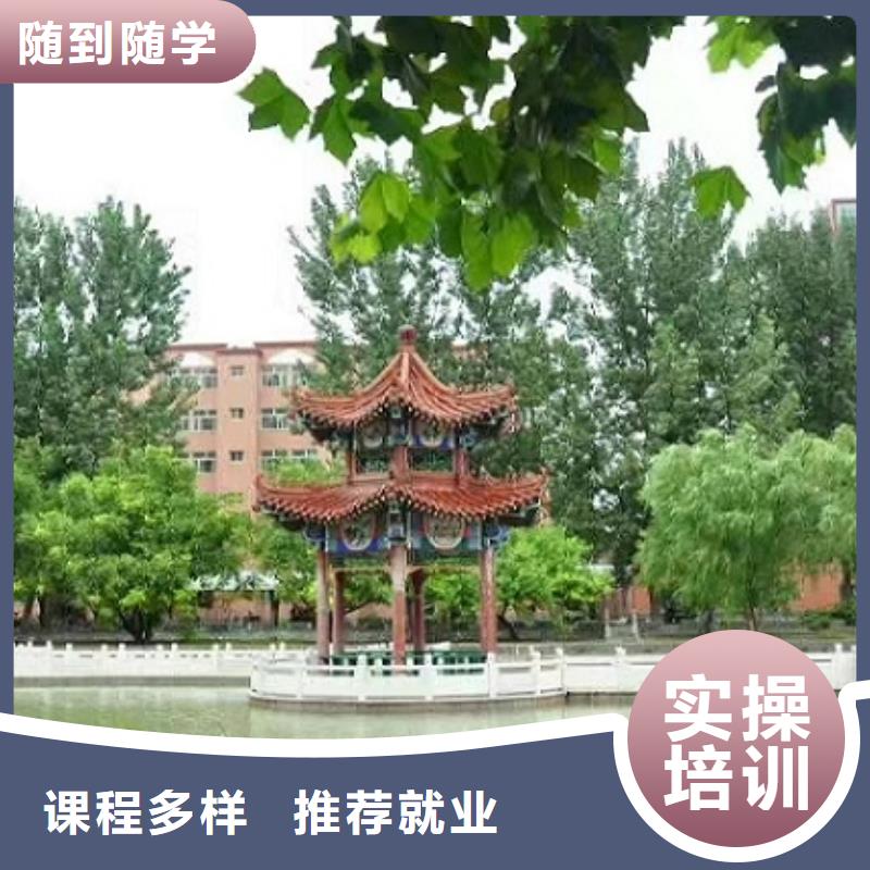 【挖掘机技校特色小吃报名优惠】