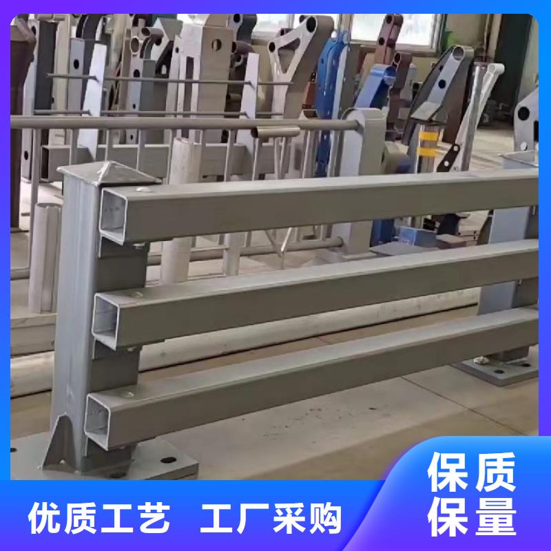 防撞护栏_镀锌管喷塑护栏发货及时