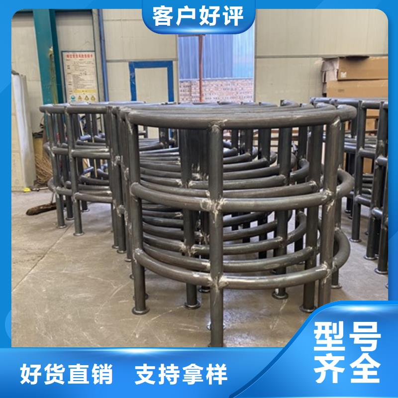 1镀锌管喷塑护栏应用广泛