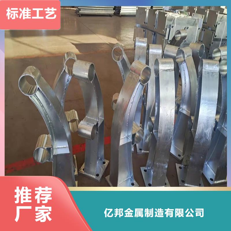 1道路护栏细节严格凸显品质